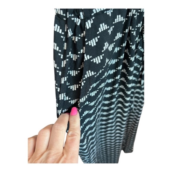 β¨ EUC Old Navy Black White Chevron Jumpsuit w/ Pockets | Size L - Picture 4 of 9